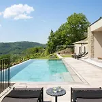 Villa Panorama Del Tartufo For 6 People In Central Istria With Spa & Truffle Hunting Experience