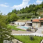 Villa Panorama Del Tartufo For 6 People In Central Istria With Spa & Truffle Hunting Experience