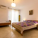 Apartments With A Parking Space Fazana - 7284