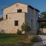 Beautiful 4 Bedroom Villa Tara, Pool And Privacy!