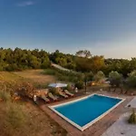 Beautiful 4 Bedroom Villa Tara, Pool And Privacy!