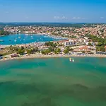 Family Apartment Near The Sandy Beach