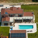 Villa Antea For 10 People Near Barban With Heated Pool 75 M2 - Welness & Large Garden