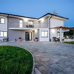 Villa Jelena I 4-Sterne I Beheizter Pool I Privatsphaere I Barrierefrei I Grill