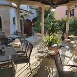 Rooms And Apartments Porto Del Mar B & B