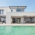 Villa Infinity