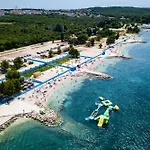 Ferienhaus Mit Privatpool Fuer 10 Personen Ca 200 Qm In Fazana-Surida, Istrien Istrische Riviera