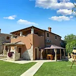 Villa Dajana In Zajci - Haus Fuer 8-10 Personen
