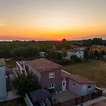 Family Friendly House With A Swimming Pool Peroj, Fazana - 23328