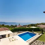 Cheerful Sea View Villa Franka In A Quiet Location