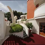 Villa With Jacuzzi On The Pula Riviera