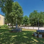 Cozy Home In Tinjan With Outdoor Swimming Pool