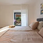 The Light On The Hill - 80M2 Luxury Apartment With Private Pool