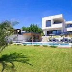 Ferienhaus Mit Privatpool Fuer 8 Personen Ca 200 Qm In Pomer, Istrien Istrische Riviera