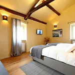 Villa Benvenuti Near Motovun For 8 People - Pet Friendly With Salt - Water Pool