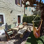 Casa Girasole - Three Bedroom Holiday Home With Garden