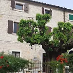Casa Girasole - Three Bedroom Holiday Home With Garden