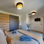 Villa Pieron For 8 People Near Pula With Heated Pool & Spa