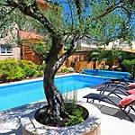 Apartment Oros Medulin Gd