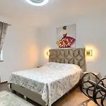 Beautiful Villa Rhapsody With Pool In Buzet