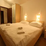 Splendid Holiday Home In Novigrad Near Sea