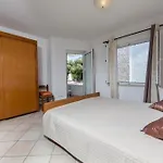 Apartment In Pjescana Uvala Mit Gemeinschaftspool