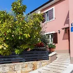Schoene Wohnung Funtana Nr1
