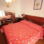 Gaestezimmer Fuer 2 Personen Ca 18 M In Novigrad, Adriakueste Kroatien Westkueste Von Istrien