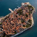 Old Town Suites And Rooms