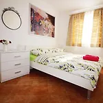 Charmantes Ferienhaus Mit Meerblick, 2 Fahrraeder, Grill, Privater Balkon, Waschmaschine