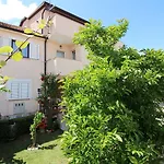 Charmantes Apartment Mit Privatem Balkon, Klima, Grill, Wifi, Nur Wenige Minuten Zum Strand