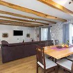 Idyllisches Istrisches Steinhaus Mit Whirlpool, Tischtennis, Grill Und Klimatisierten Schlafzimmern