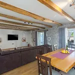 Idyllisches Istrisches Steinhaus Mit Whirlpool, Tischtennis, Grill Und Klimatisierten Schlafzimmern