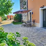 Komfortables Apartment Mit Whirlpool, Pool, Klima, Privater Terrasse - Nur 5 Km Bis Porec