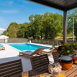 Extravagantes Apartment Nur 100 Meter Zum Strand Mit Salzwasserpool Und Jacuzzi