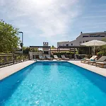 Extravagantes Apartment Nur 100 Meter Zum Strand Mit Salzwasserpool Und Jacuzzi