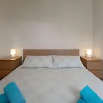 Mediterranes Apartment Nur 100 Meter Zum Strand Mit Salzwasserpool Und Jacuzzi