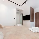 La Riva Luxury Rooms