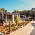 Mobilhome Victoria Camping Lanterna