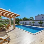 Villa Mediterana Loft By Interhome