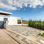 Strandnahe Villa Grofica Mit Whirlpool Und Grill