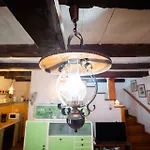 Tolles Ferienhaus In Peresiji Mit Privatem Pool