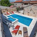 Villa Casa Di Roccia For 8 People In Central Istria - Pet Friendly With Heated Pool & Jacuzzi