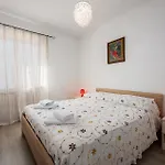 Beautiful Home In Porec With Wifi