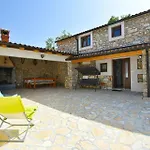 Ferienhaus Mit Privatpool Fuer 8 Personen Ca 130 Qm In Galizana, Istrien Istrische Riviera