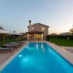 Holiday House Brig