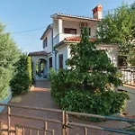 Lovely Home In Pula With Kitchen