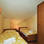 3 Bedroom Gorgeous Apartment In Porec