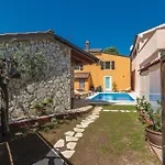 Amazing Home In Visnjan With Wifi