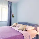 4 Bedroom Beautiful Apartment In Stinjan